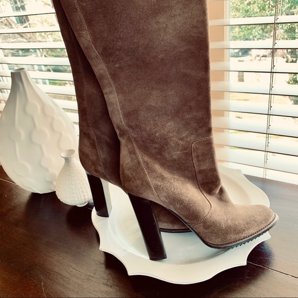 Lanvin suede knee boot - wardrobe workhorse. - Picture 2 of 6